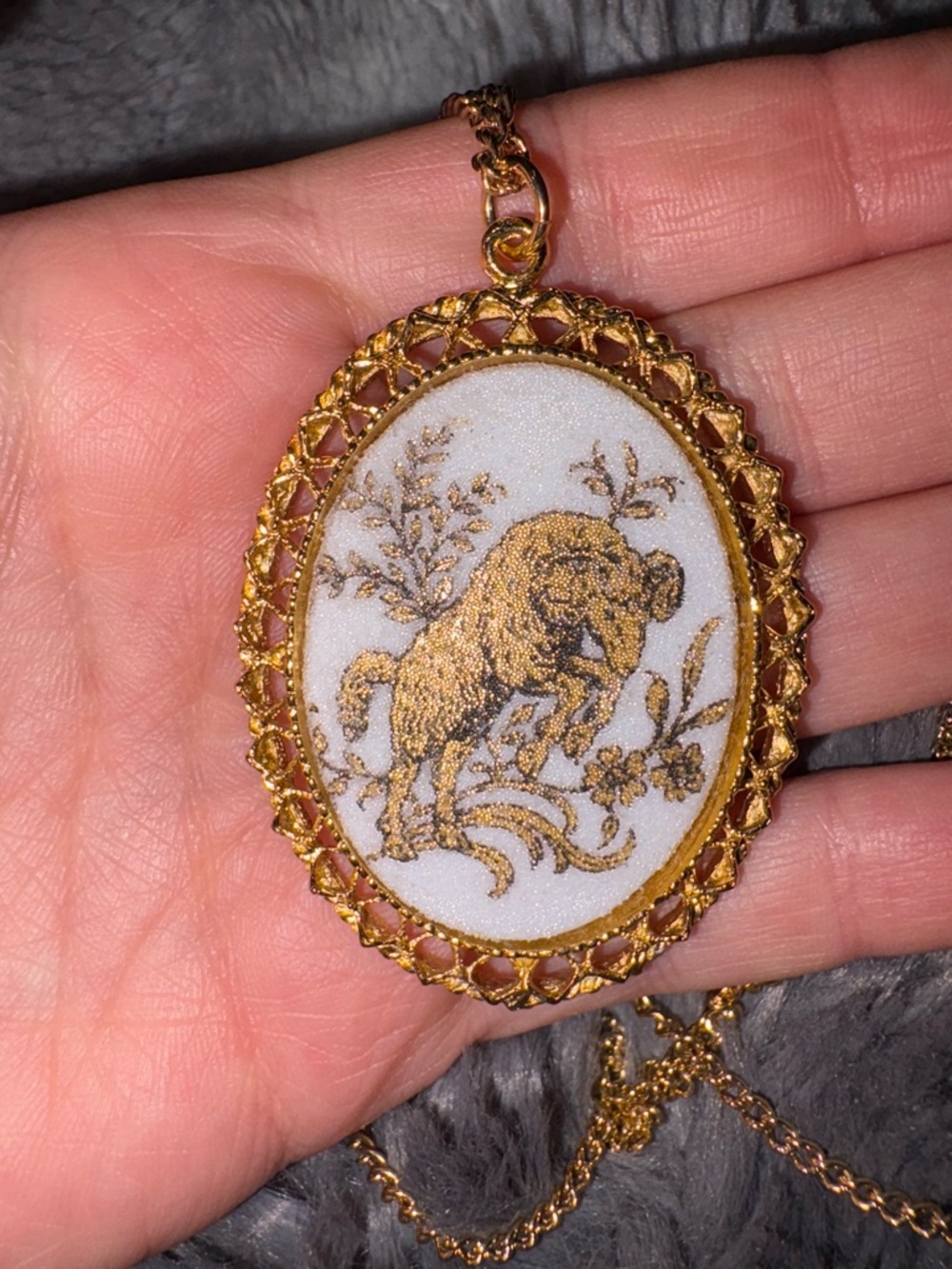 Vintage Pakula Aries gold-Tone White Zodiac Bull Pendant Necklace